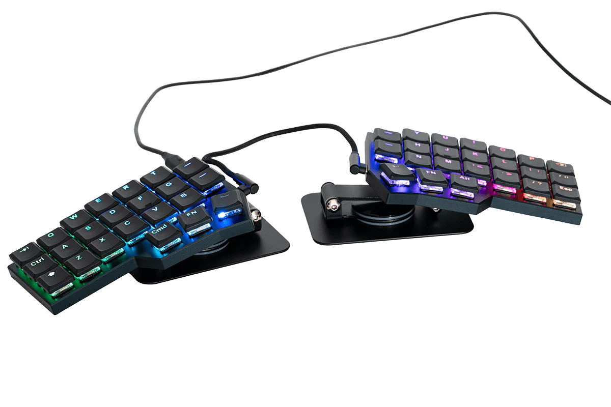 ONSPRY-Tastaturprototyp mit geteilter ergonomischer Anordnung und farbiger Hintergrundbeleuchtung